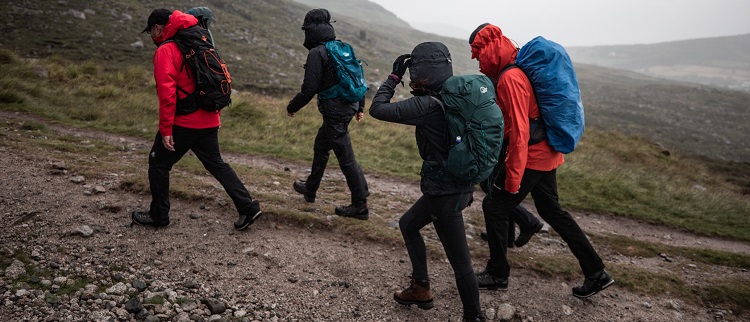 What to wear when hiking in the rain