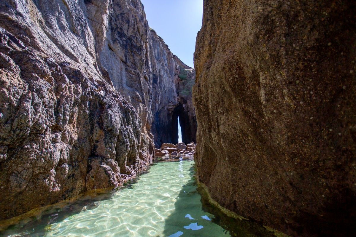 Nanjizal beach caves 