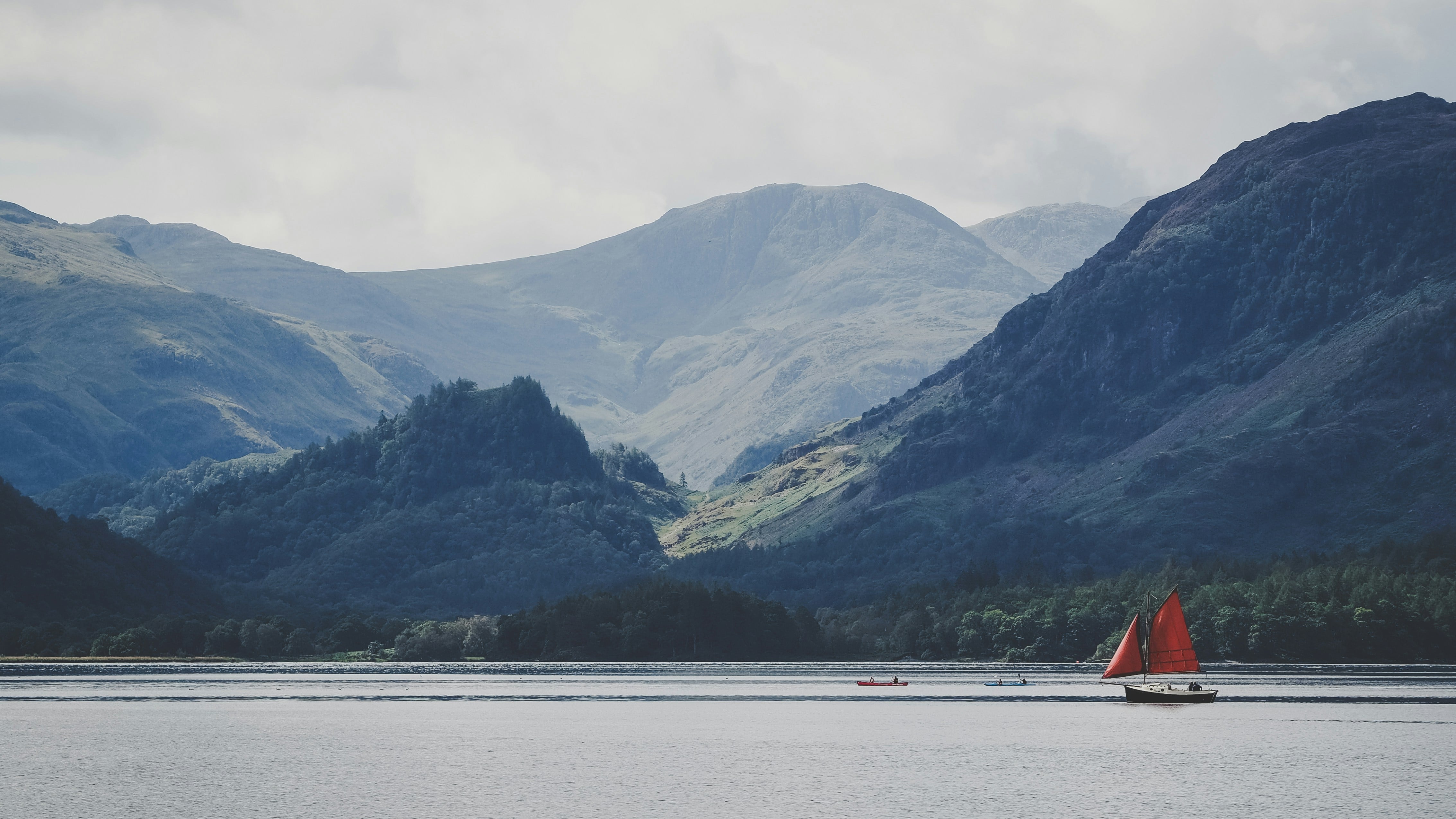 An image of a sail boat on Lake Windemere 