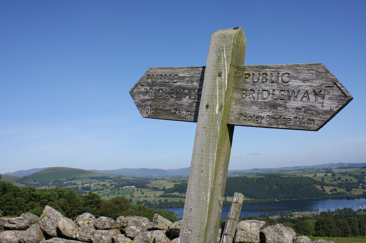 An image of a sign to the public bridleway in the lake district 