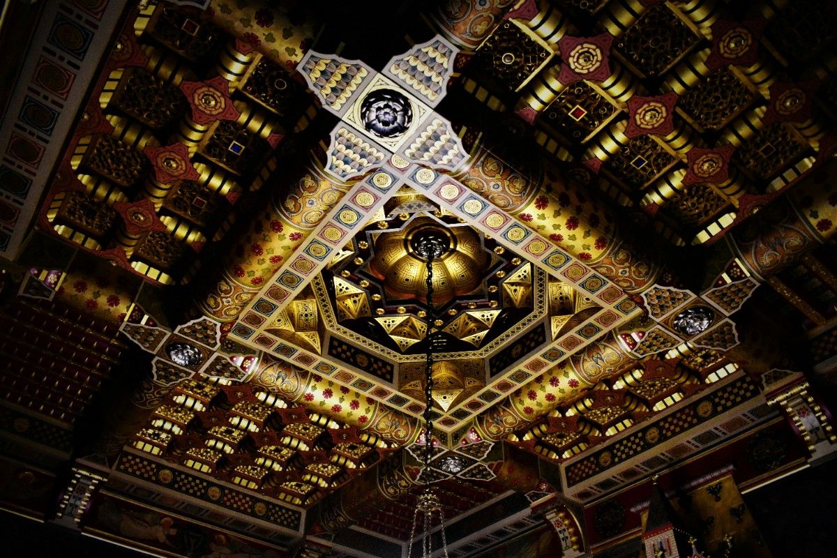 The decorative ceiling of Cardiff Castle