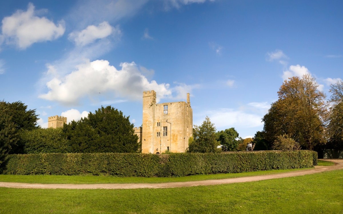 Sudeley Castle from the grounds