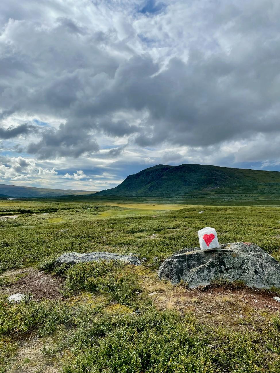 A heart shaped trail marker on The Kungsleden Trail