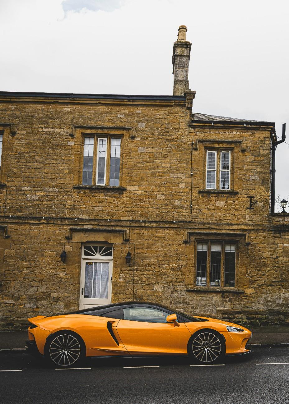 A car outside a cottage in Stow-on-the-Wold