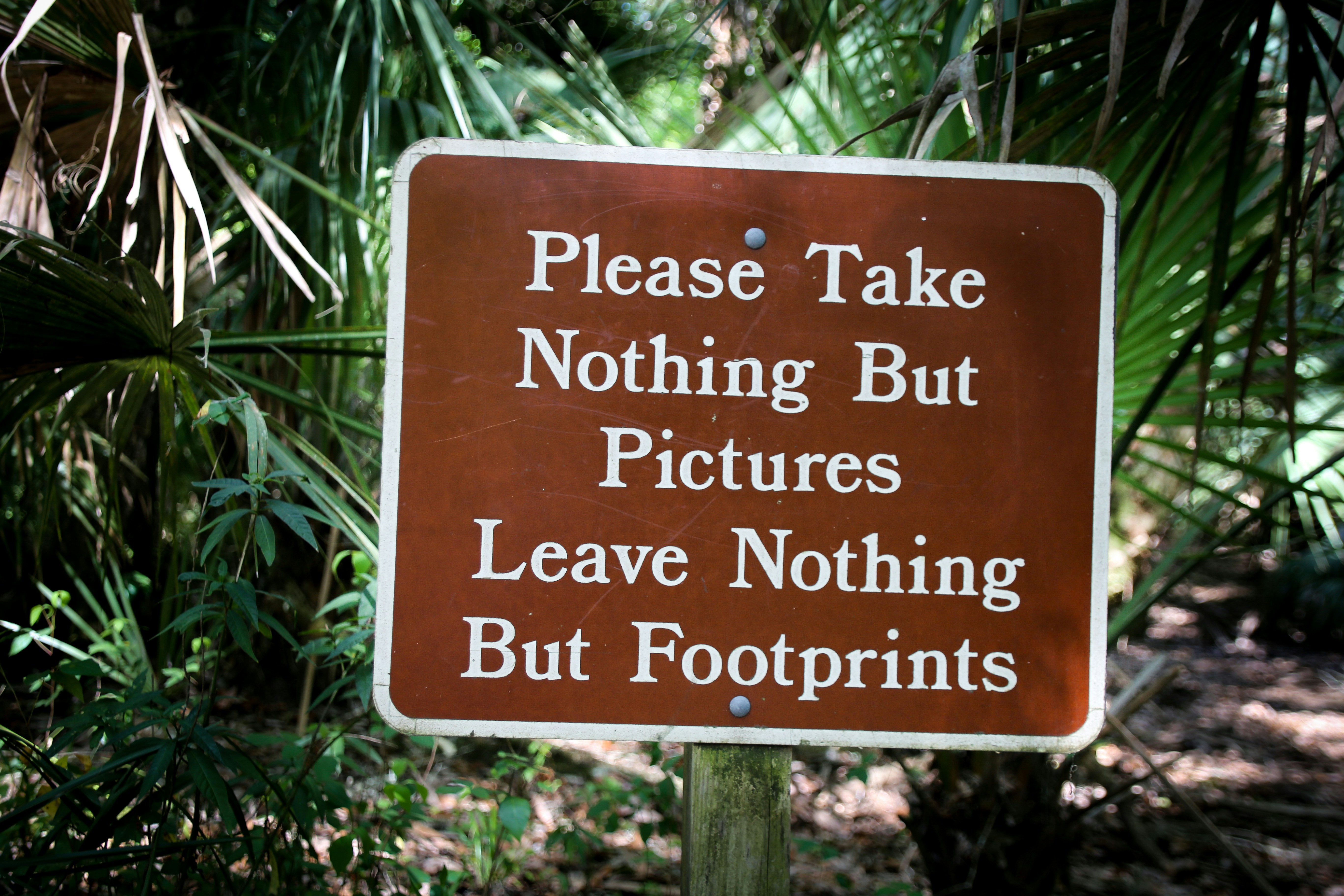 Leave no trace sign